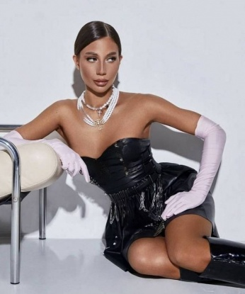 Утонченная блондинка с горячим темпераментом ждет встречи с почитателем женской красоты. Позволь себе расслабиться и испытать океан наслаждения в моей компании! 1562, 22 года